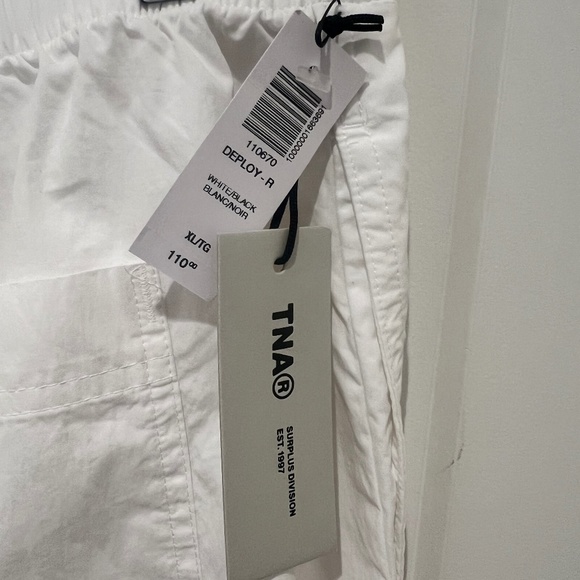 Aritzia TNA Desploy Parachute Pant - Picture 3 of 6